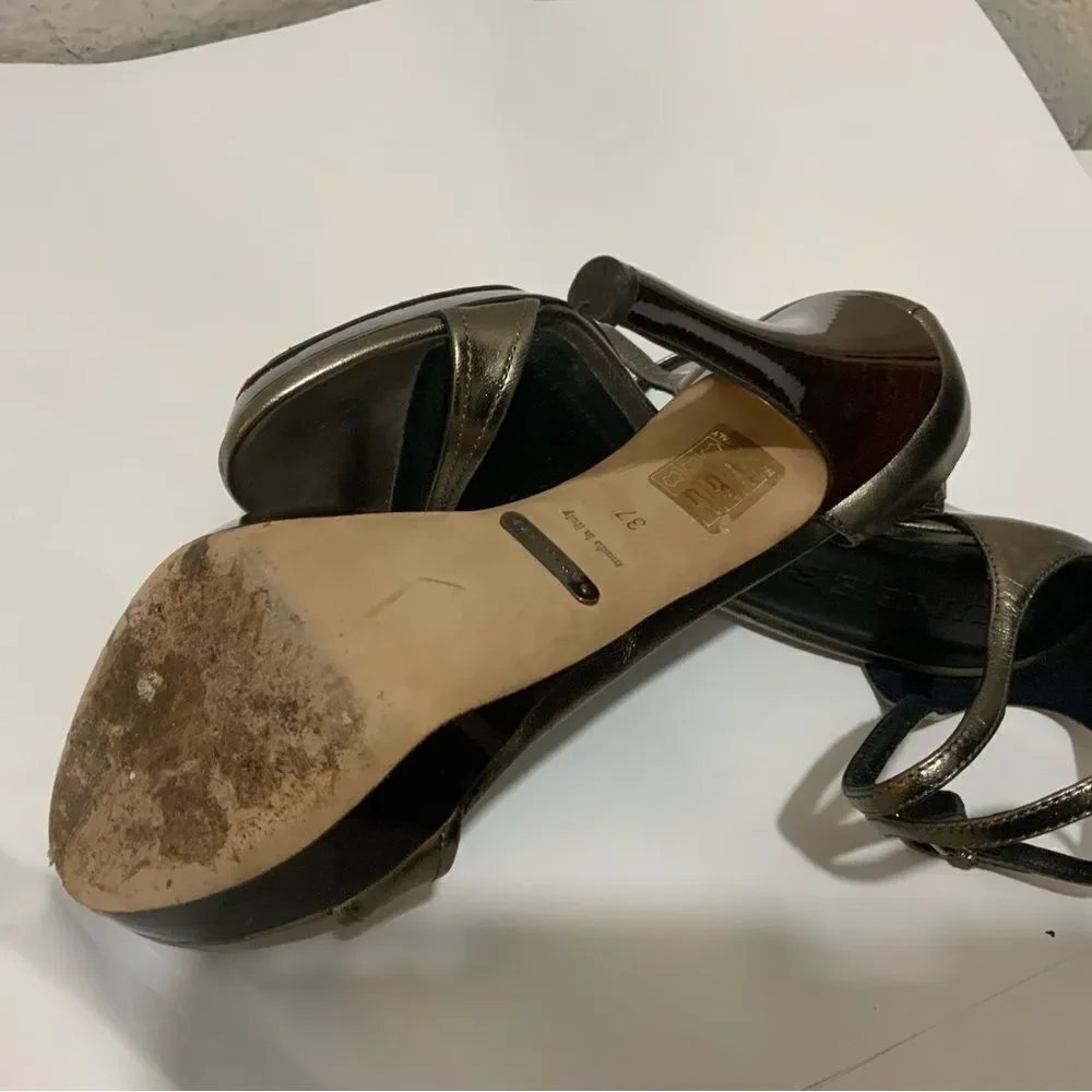Burberry Pewter Gunmetal Metallic Stiletto Heels size 37 Italy